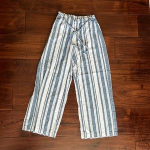 The perfect stripped pants for the beach!!
